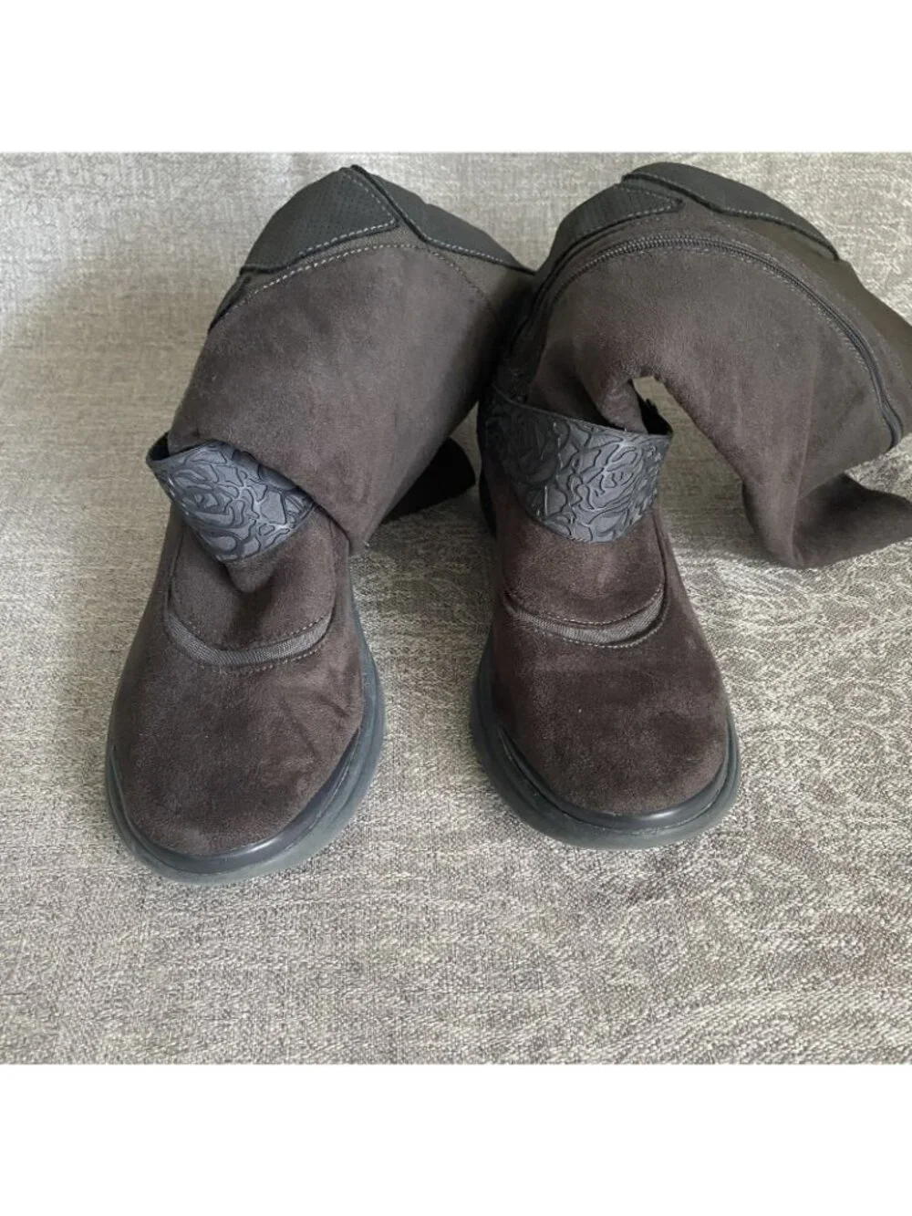BZees Womens 9M Fabric Euphoria Knee High Boots Gray Suede